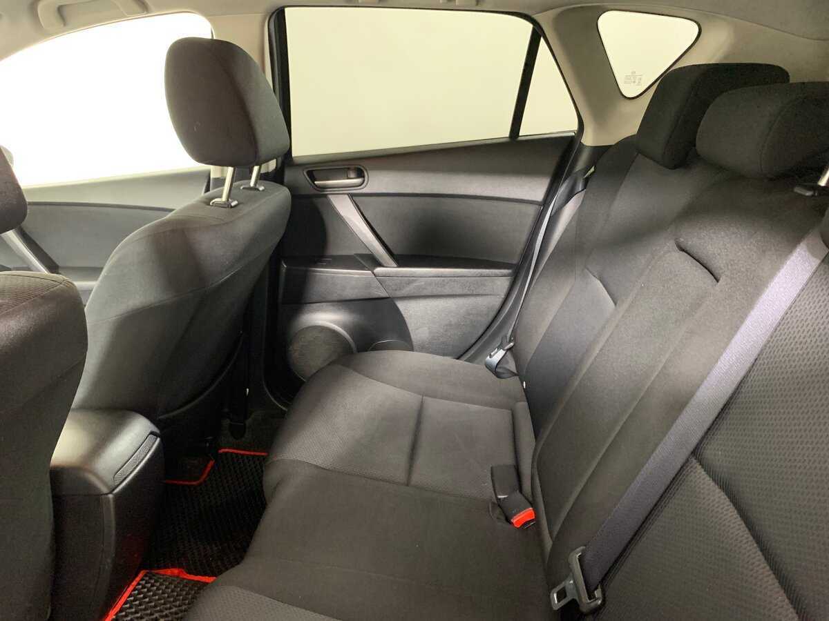 Mazda 3 с пробегом — 2011 год. Фото: #18