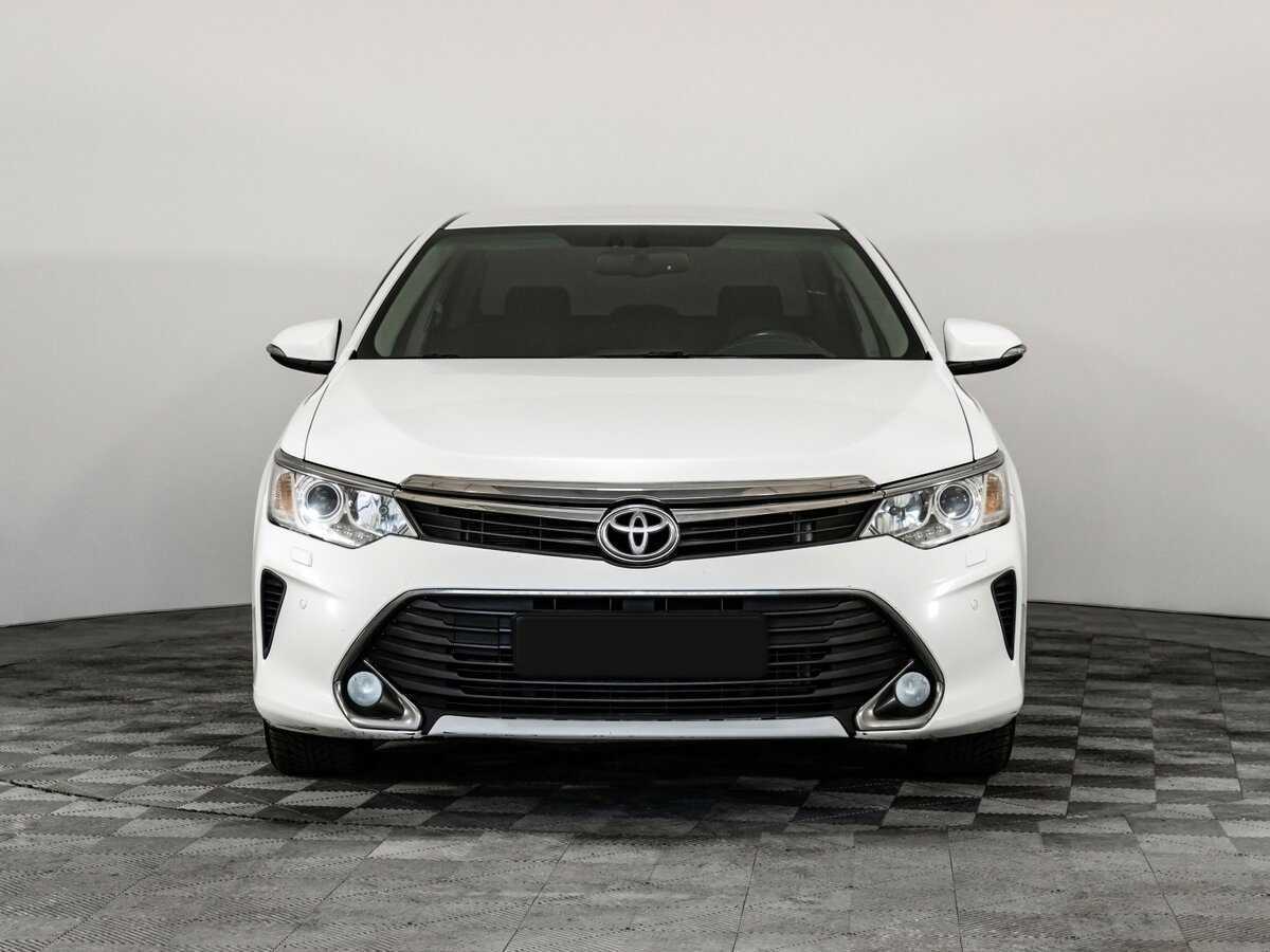 Toyota Camry с пробегом — 2015 год. Фото: #1