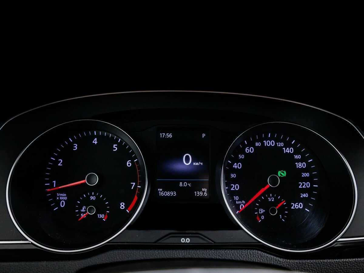 Volkswagen Passat с пробегом — 2018 год. Фото: #22