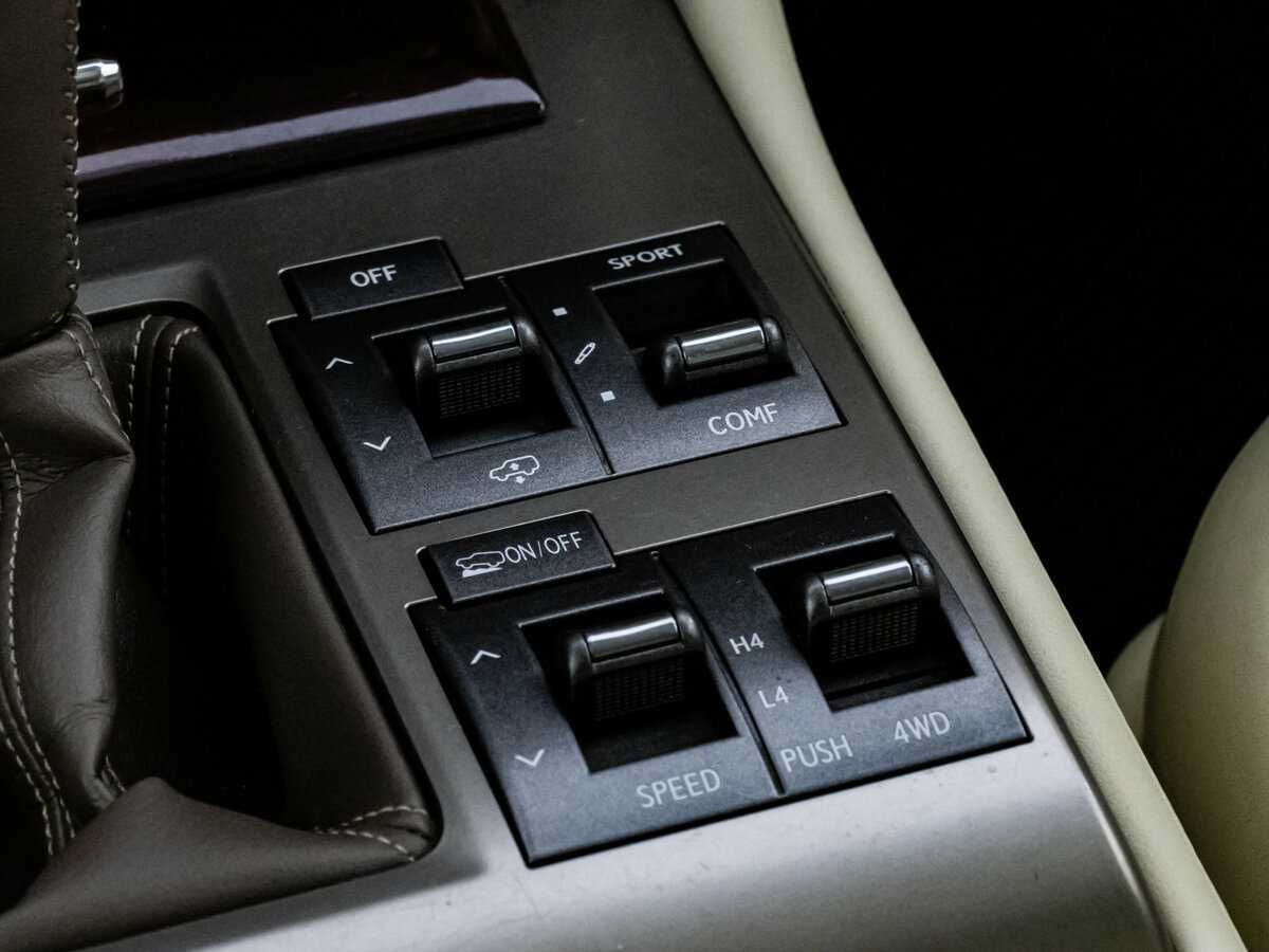 Lexus GX с пробегом — 2010 год. Фото: #9