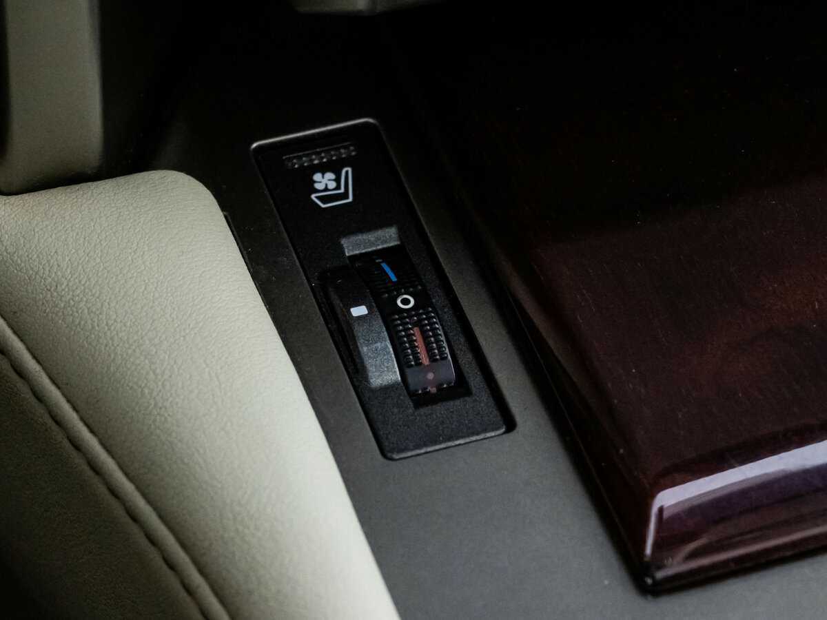 Lexus GX с пробегом — 2010 год. Фото: #12