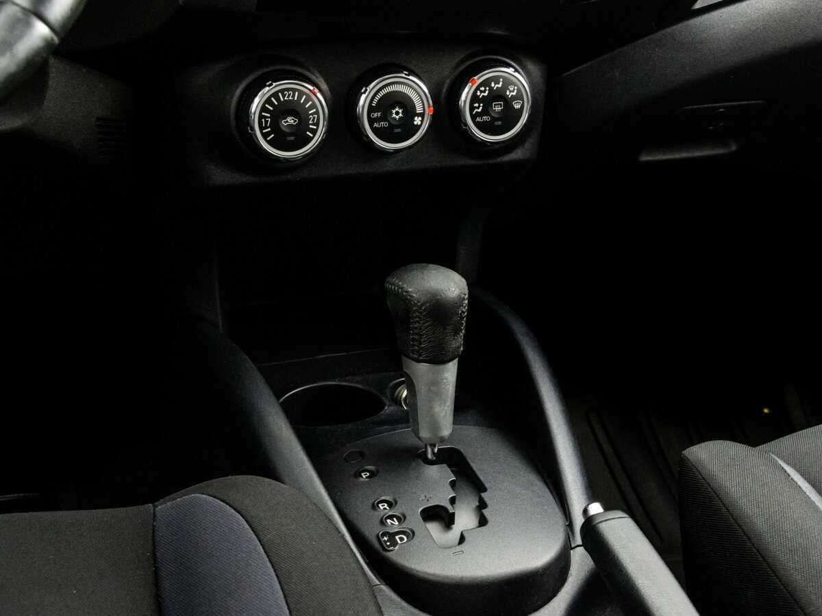 Mitsubishi Outlander с пробегом — 2010 год. Фото: #9