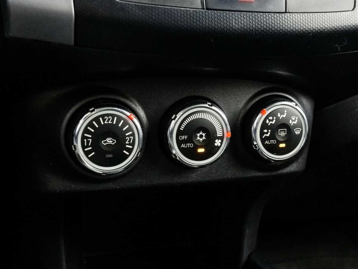 Mitsubishi Outlander с пробегом — 2010 год. Фото: #10