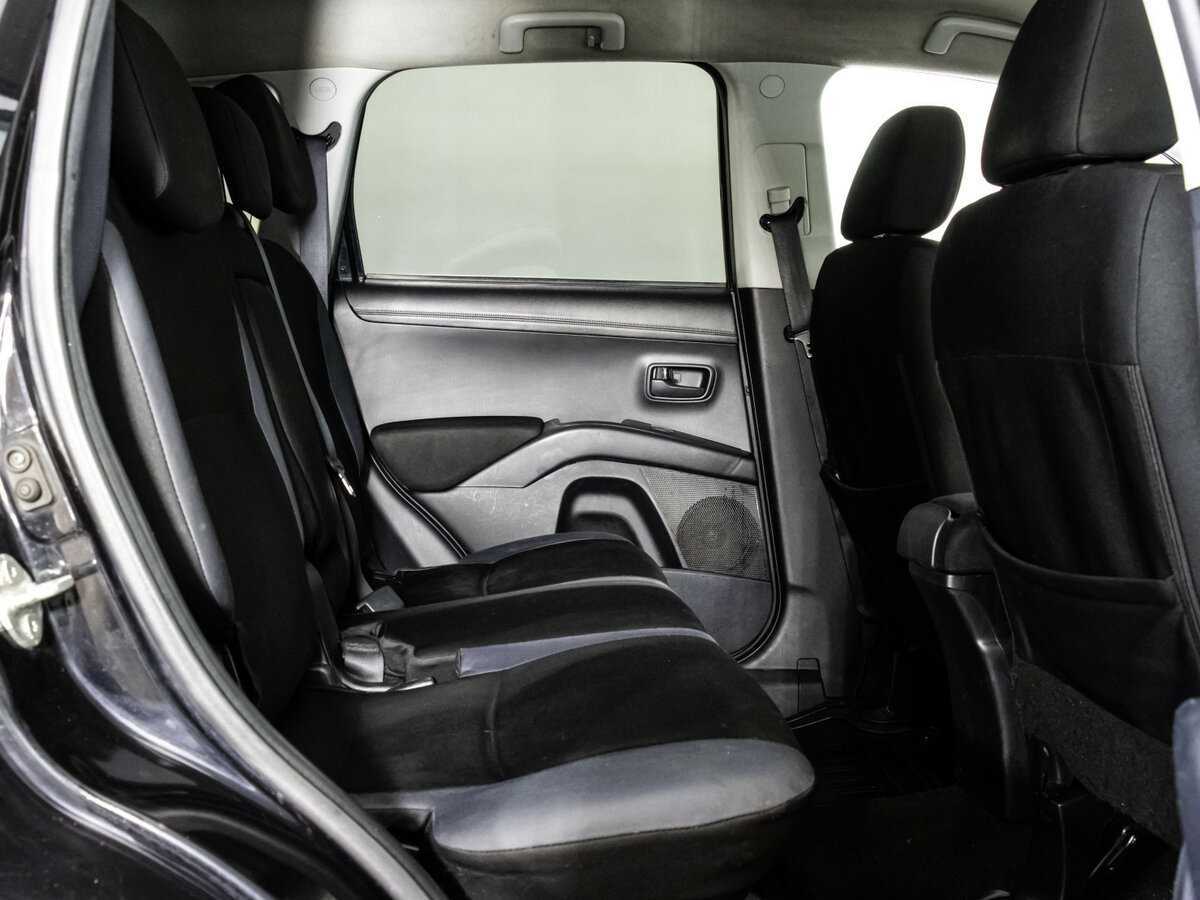 Mitsubishi Outlander с пробегом — 2010 год. Фото: #11