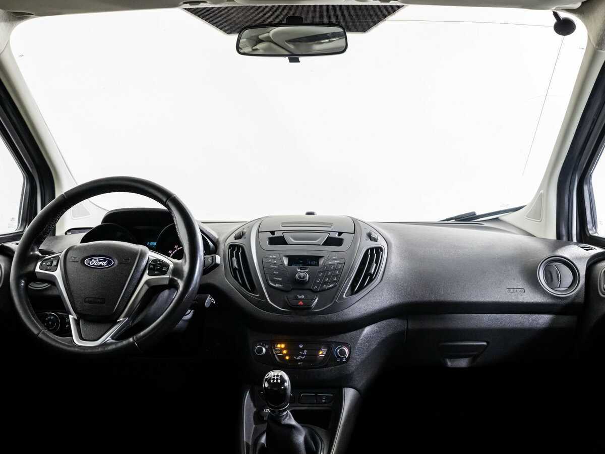 Ford Tourneo Courier с пробегом — 2017 год. Фото: #7