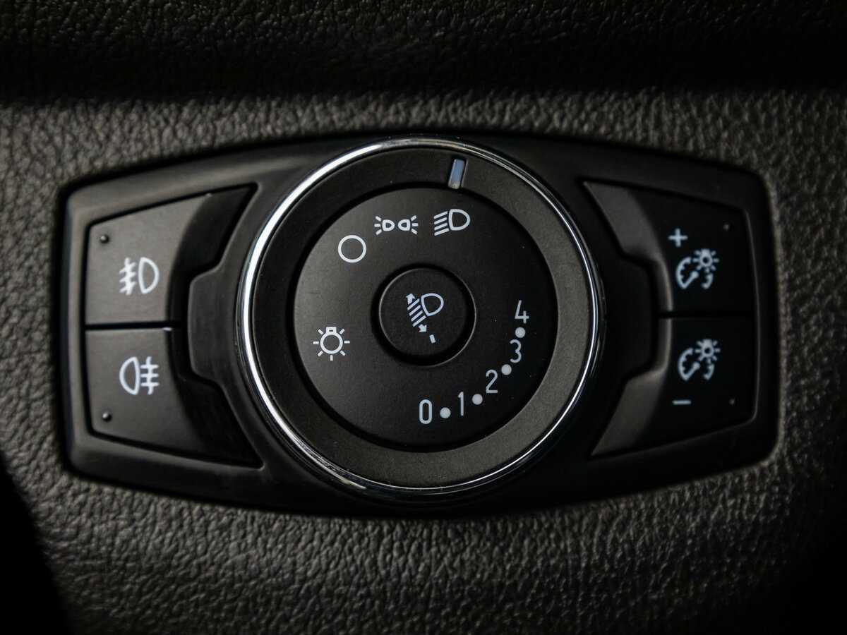 Ford Tourneo Courier с пробегом — 2017 год. Фото: #12