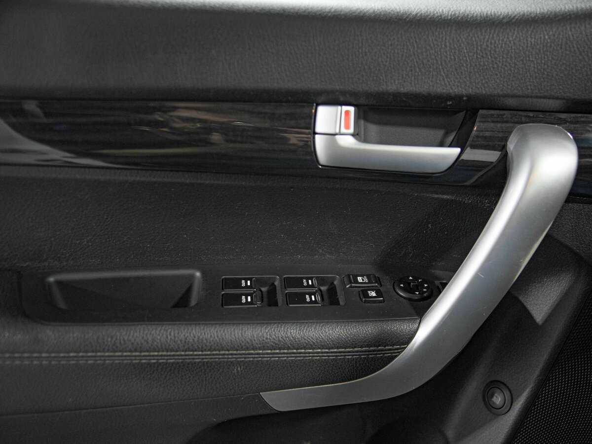 Kia Sorento с пробегом — 2011 год. Фото: #12