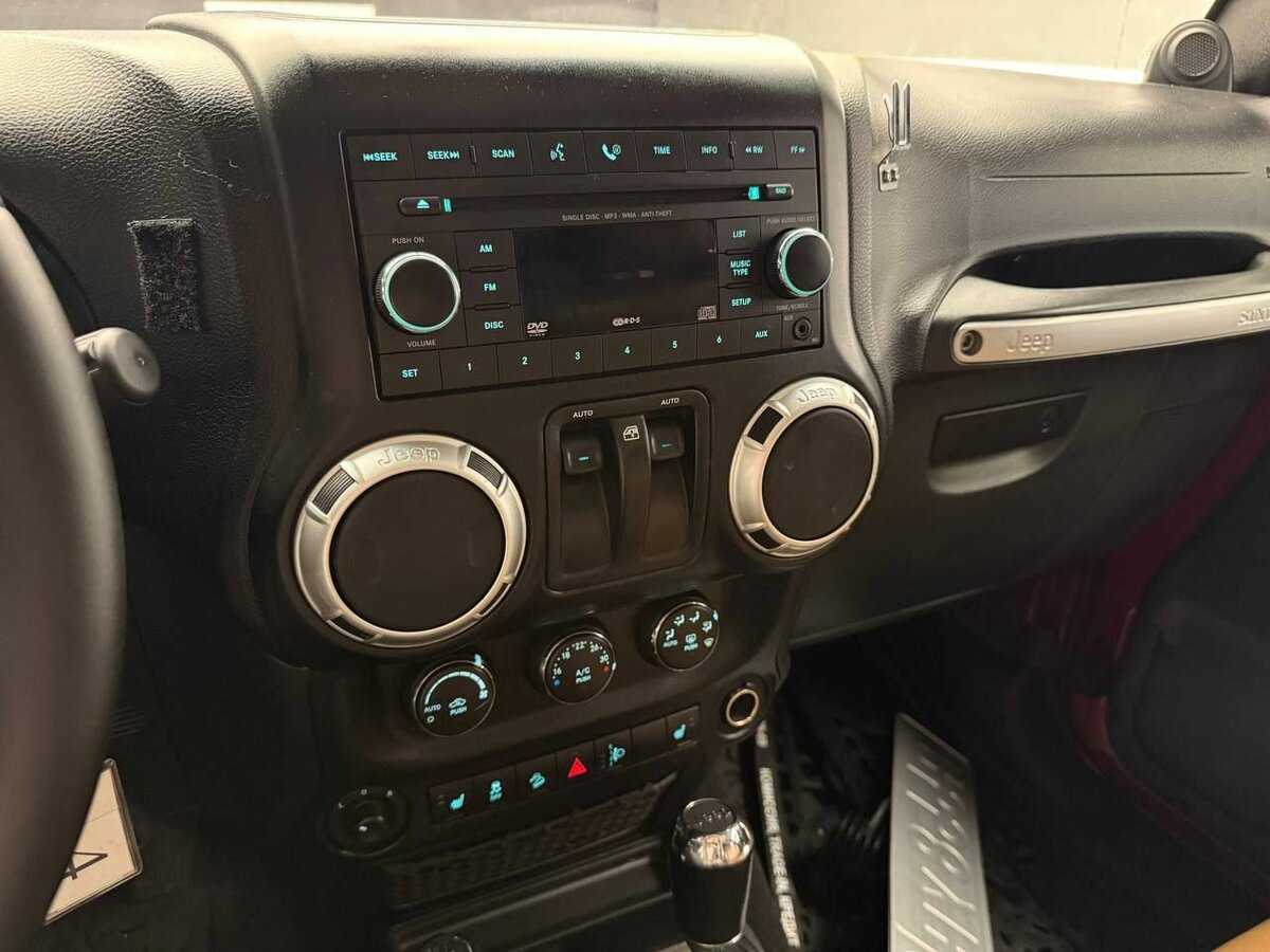 Jeep Wrangler с пробегом — 2011 год. Фото: #7