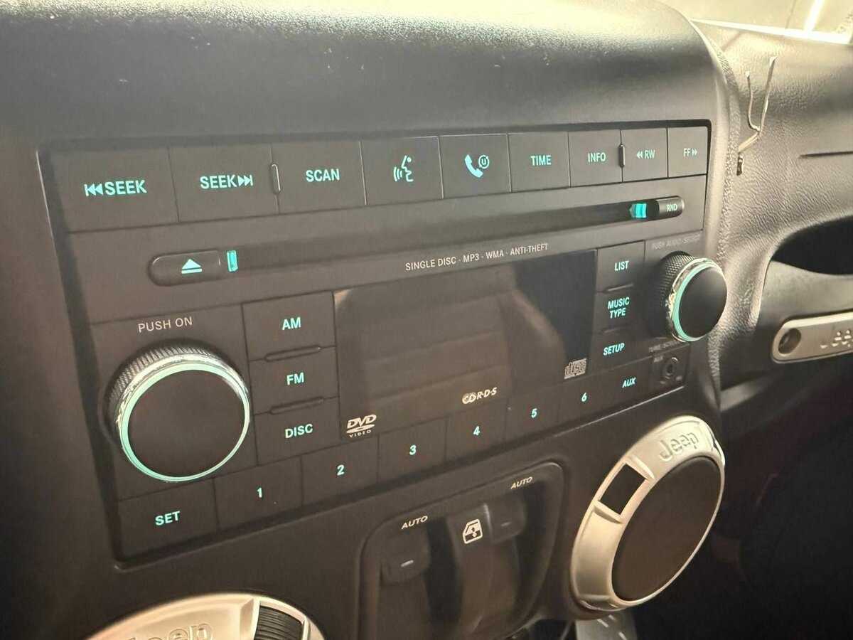 Jeep Wrangler с пробегом — 2011 год. Фото: #8