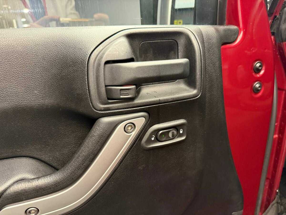 Jeep Wrangler с пробегом — 2011 год. Фото: #12