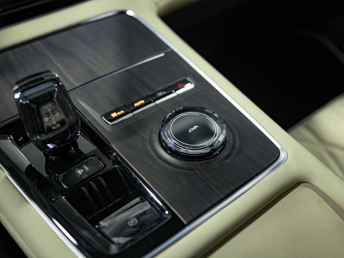 Geely Monjaro с пробегом — 2024 год. Фото: #13