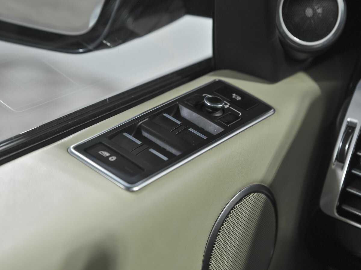 Land Rover Range Rover с пробегом — 2014 год. Фото: #15