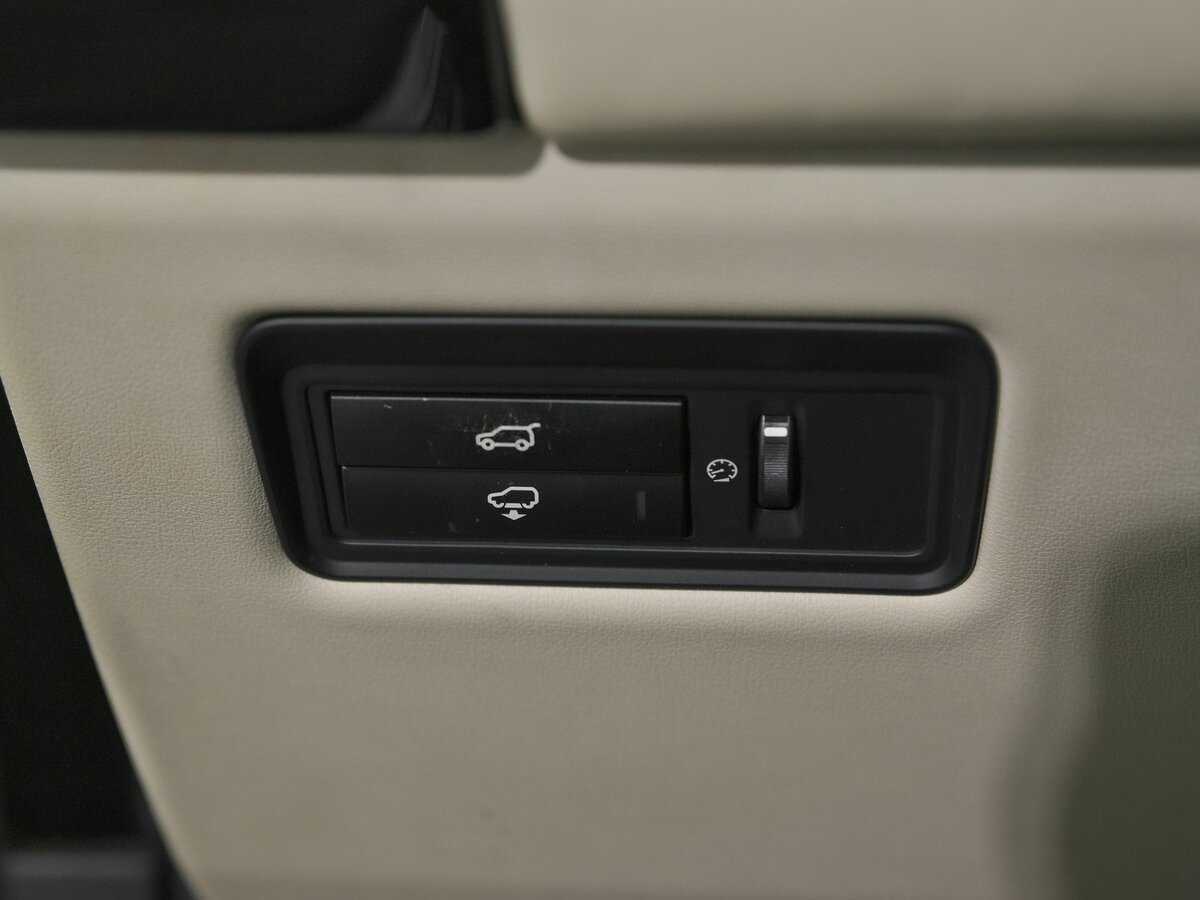 Land Rover Range Rover с пробегом — 2014 год. Фото: #18