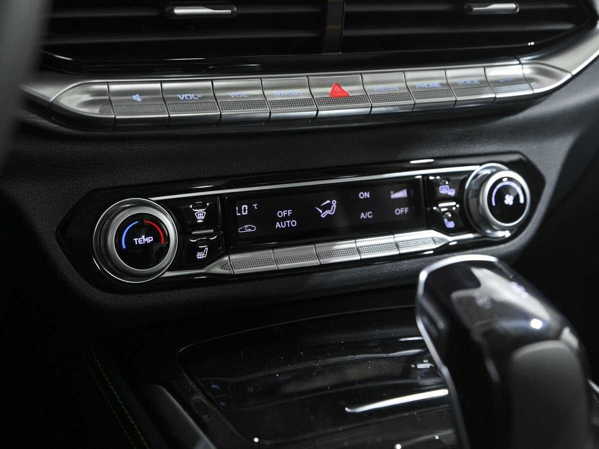 FAW Bestune T77 с пробегом — 2023 год. Фото: #14