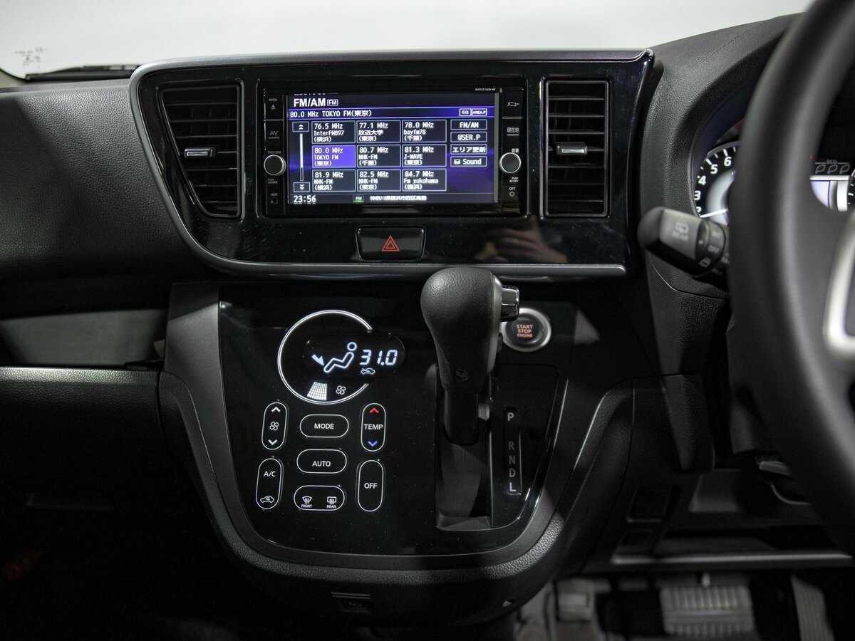 Nissan Dayz Roox с пробегом — 2019 год. Фото: #9