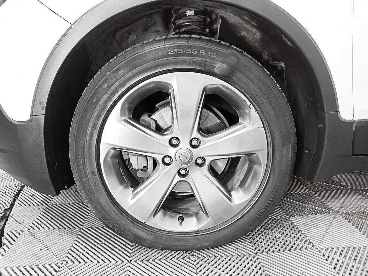 Opel Mokka с пробегом — 2012 год. Фото: #16