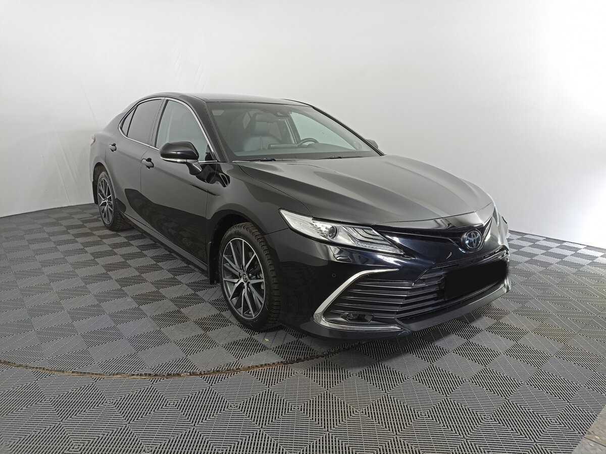 Toyota Camry с пробегом — 2021 год. Фото: #2