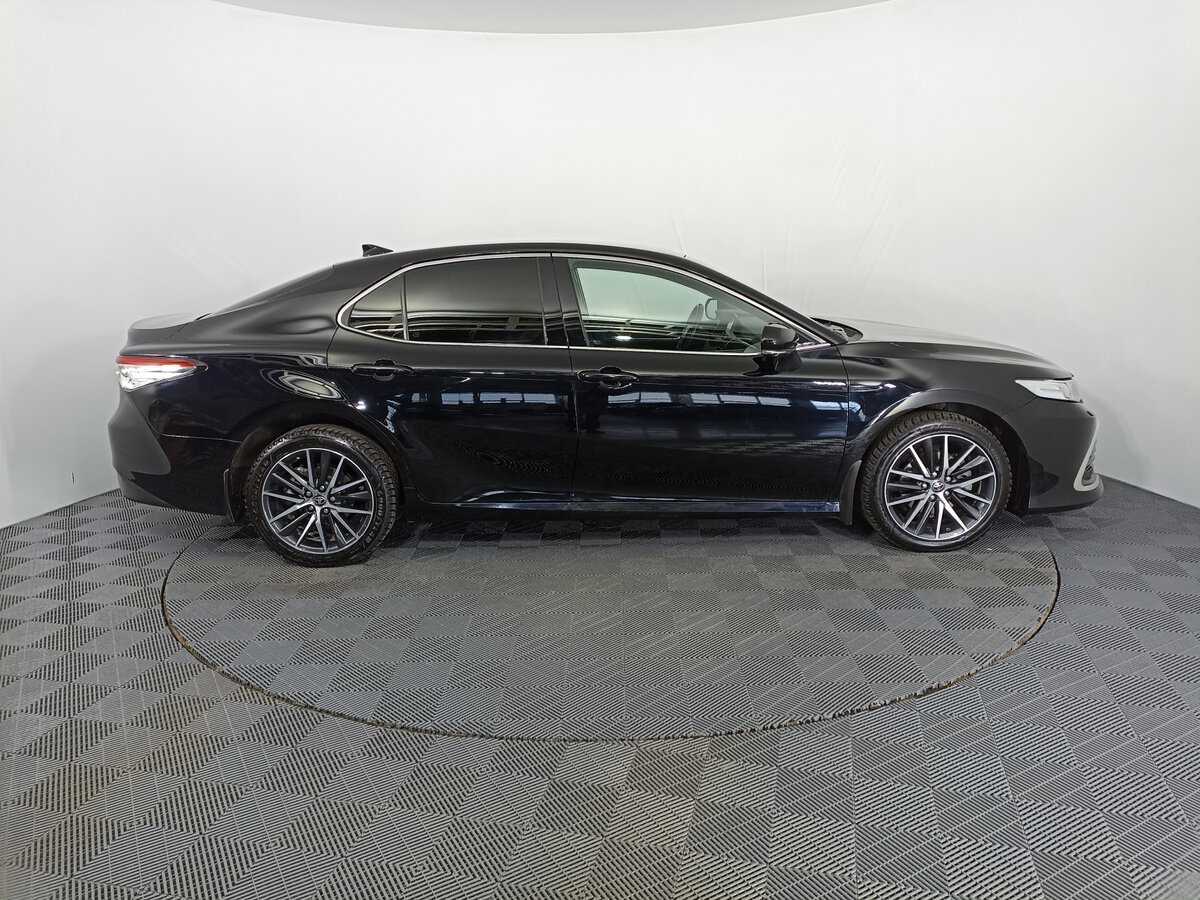 Toyota Camry с пробегом — 2021 год. Фото: #3