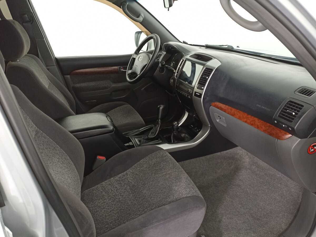 Toyota Land Cruiser Prado с пробегом — 2007 год. Фото: #10