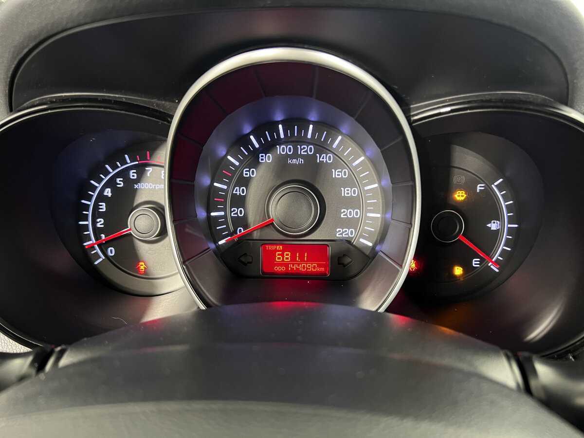 Kia Rio с пробегом — 2013 год. Фото: #10