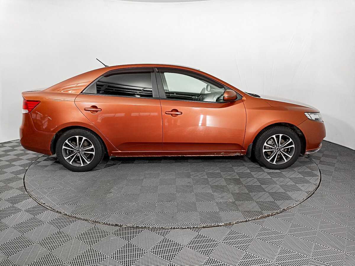 Kia Cerato с пробегом — 2010 год. Фото: #3