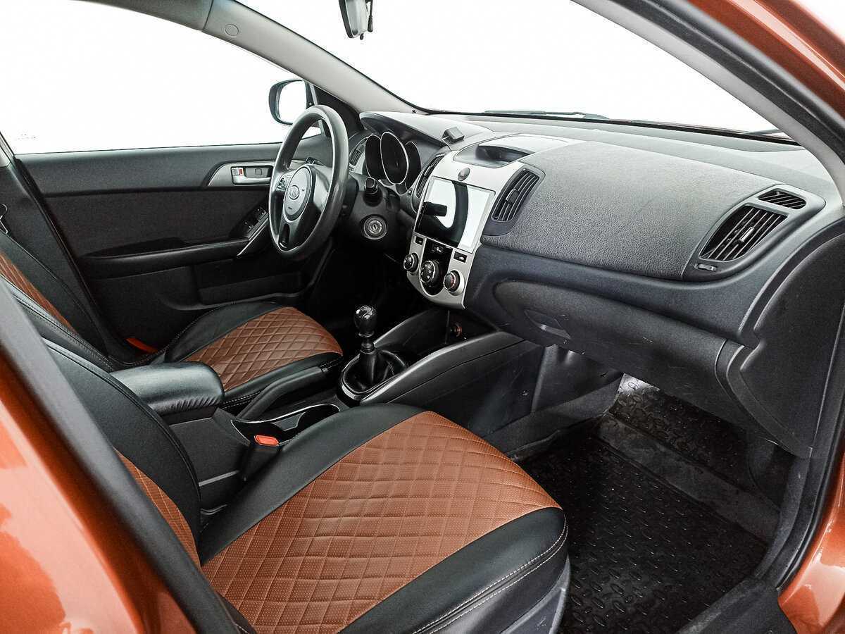 Kia Cerato с пробегом — 2010 год. Фото: #10