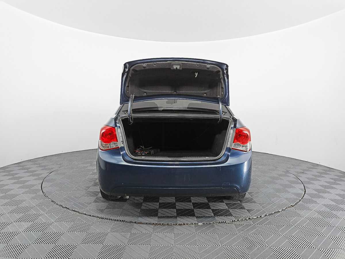 Chevrolet Cruze с пробегом — 2009 год. Фото: #9