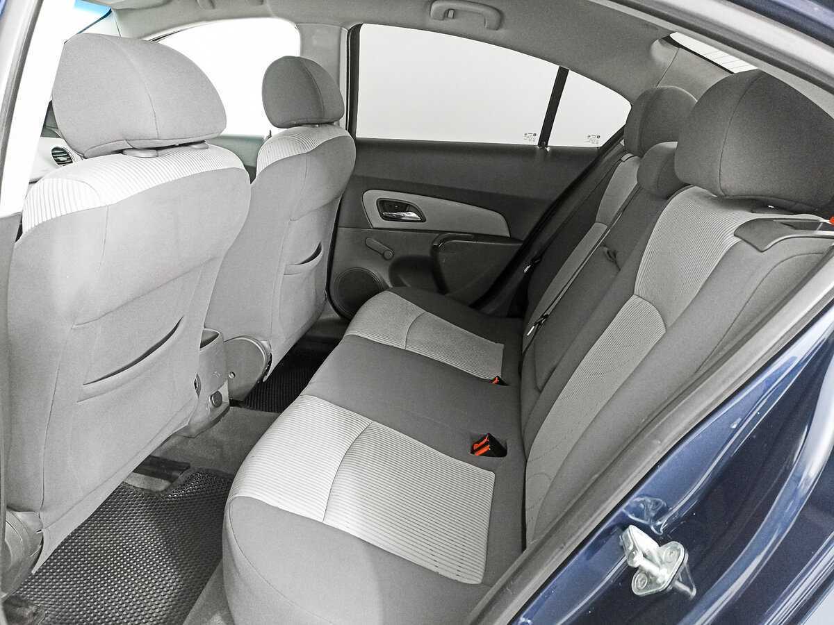 Chevrolet Cruze с пробегом — 2009 год. Фото: #11