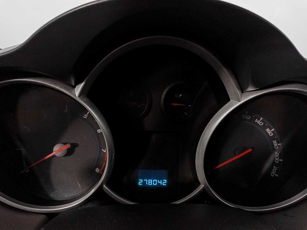 Chevrolet Cruze с пробегом — 2009 год. Фото: #12