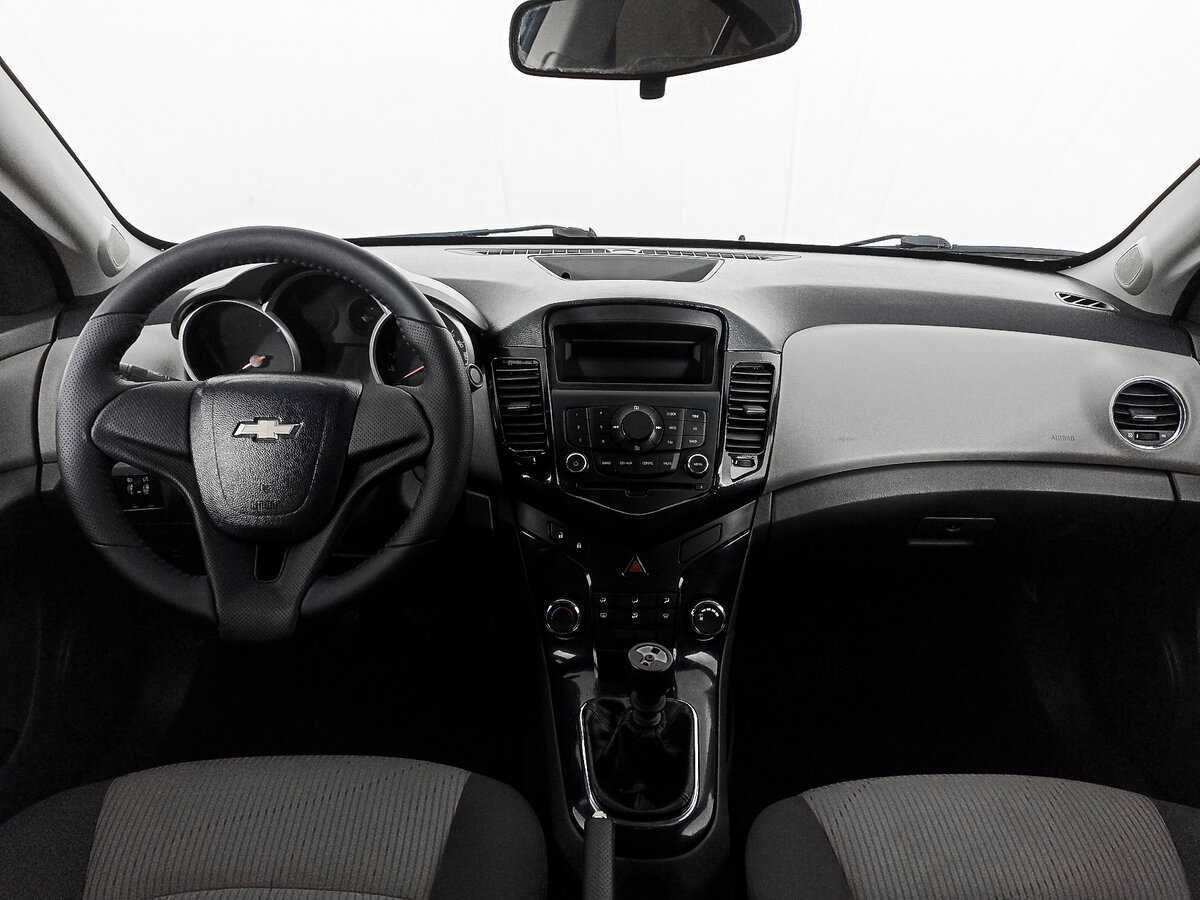 Chevrolet Cruze с пробегом — 2009 год. Фото: #13