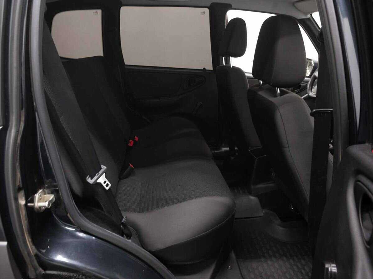 Chevrolet Niva с пробегом — 2012 год. Фото: #10