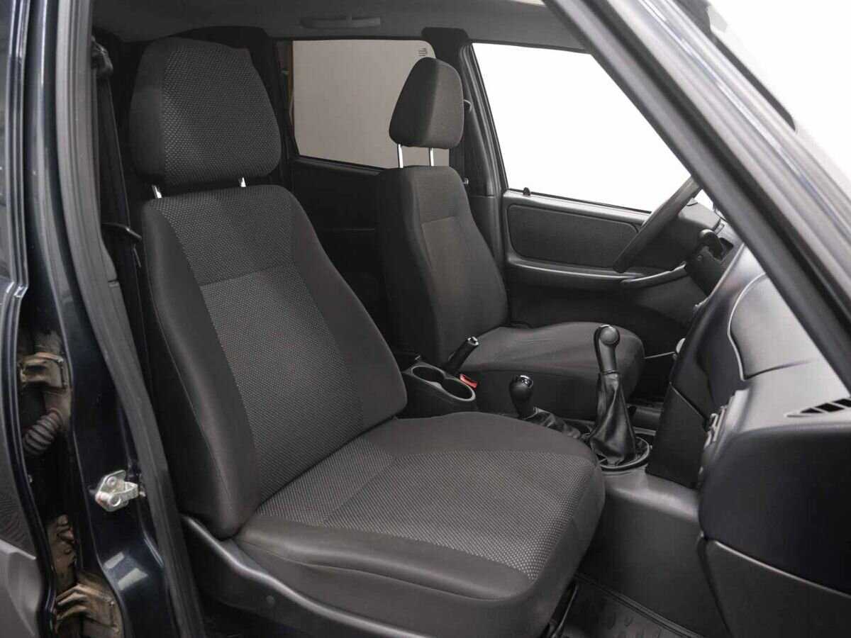 Chevrolet Niva с пробегом — 2012 год. Фото: #12