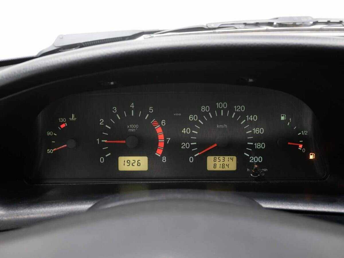 Chevrolet Niva с пробегом — 2012 год. Фото: #15