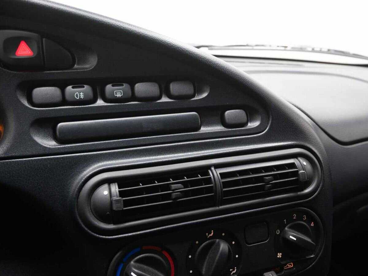 Chevrolet Niva с пробегом — 2012 год. Фото: #17