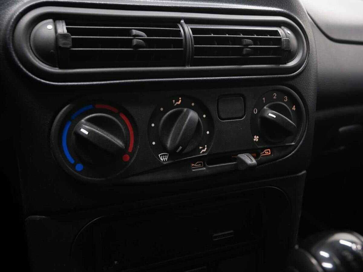 Chevrolet Niva с пробегом — 2012 год. Фото: #18