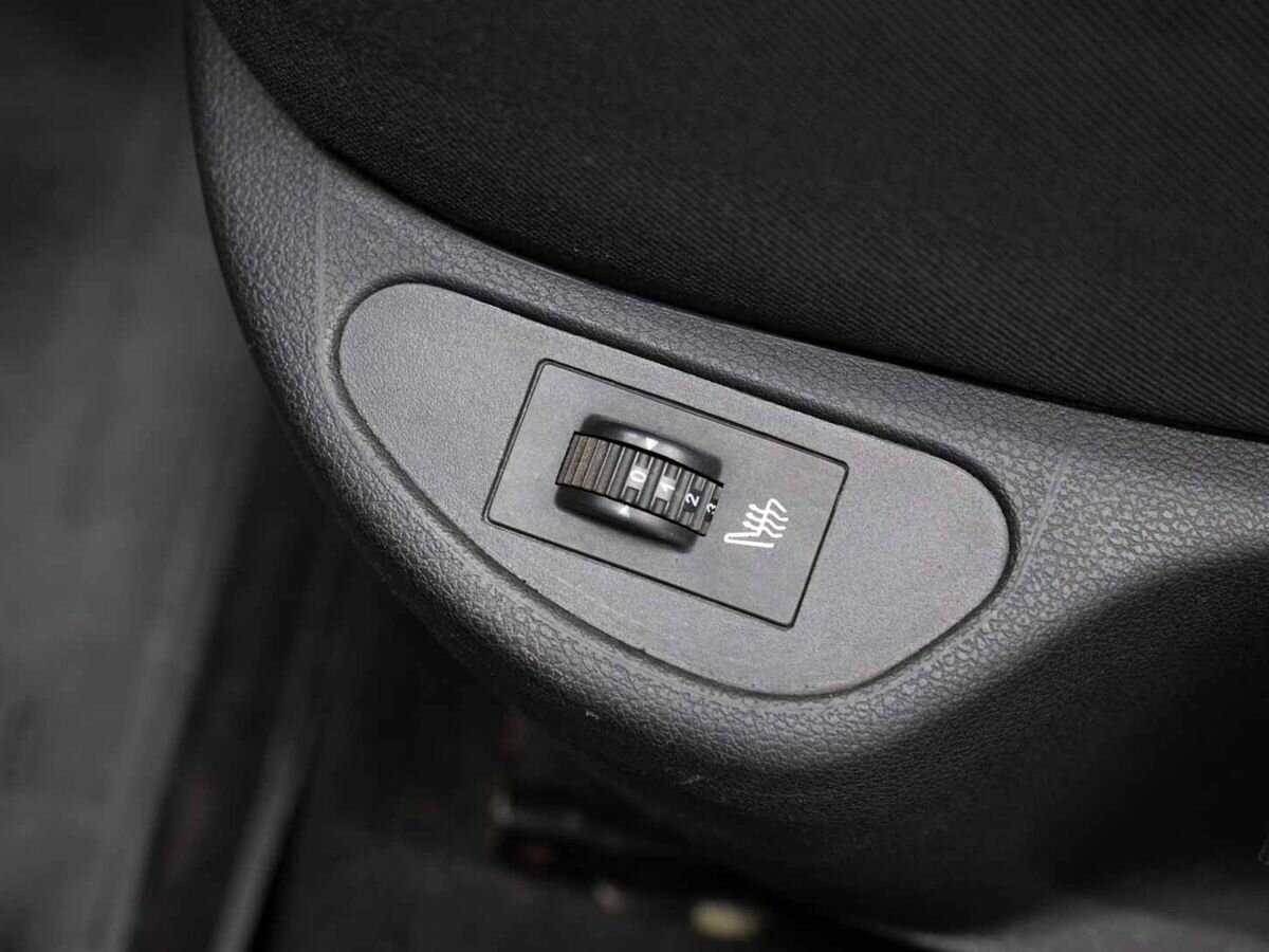 Peugeot 308 с пробегом — 2008 год. Фото: #15