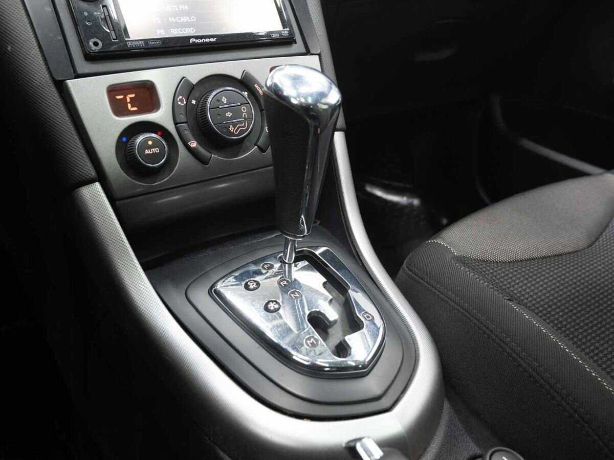 Peugeot 308 с пробегом — 2008 год. Фото: #18