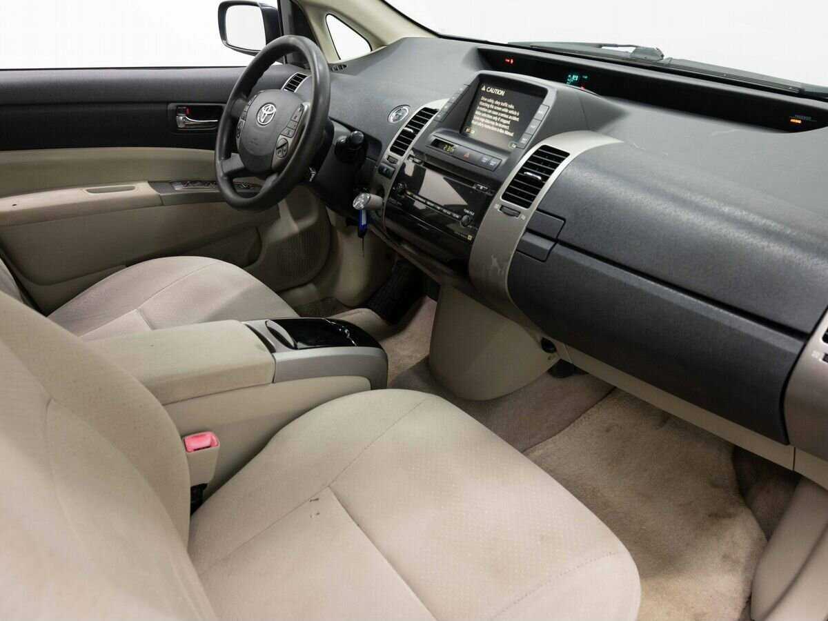 Toyota Prius с пробегом — 2008 год. Фото: #10