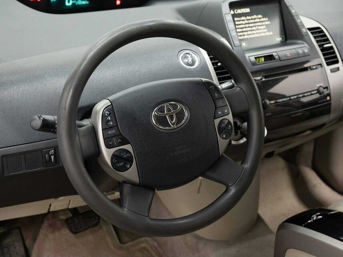 Toyota Prius с пробегом — 2008 год. Фото: #13
