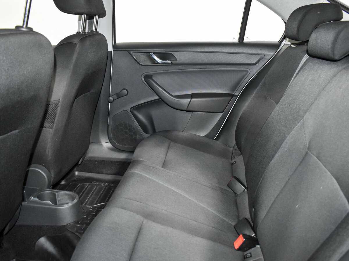 Skoda Rapid с пробегом — 2017 год. Фото: #15