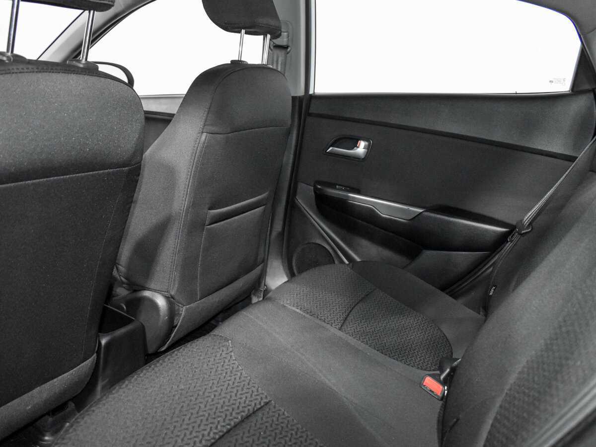 Kia Rio с пробегом — 2016 год. Фото: #16