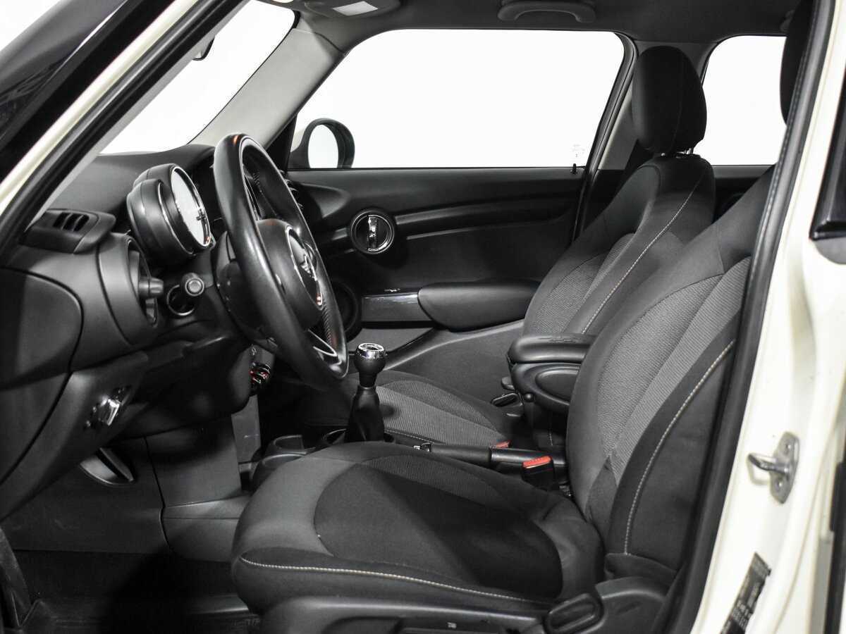 Mini Hatch с пробегом — 2015 год. Фото: #10