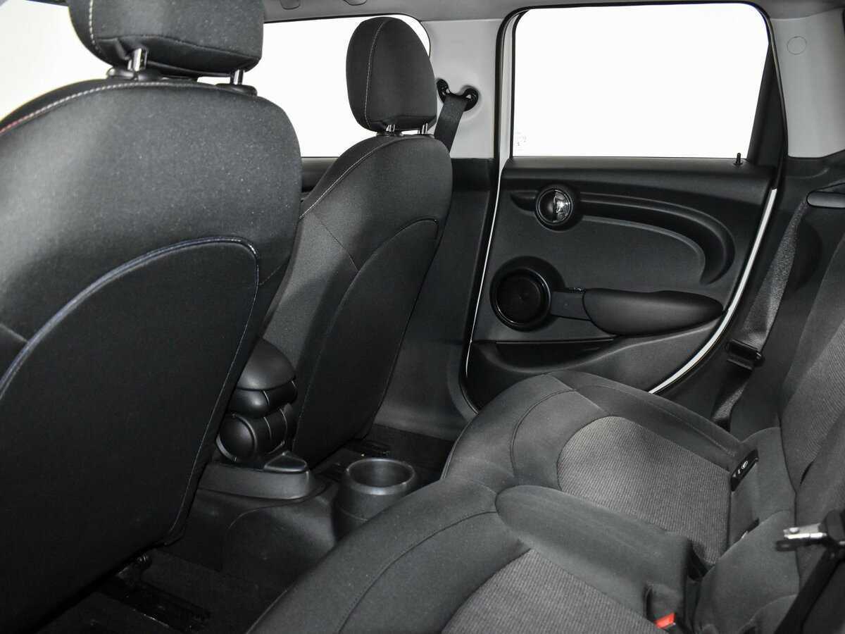 Mini Hatch с пробегом — 2015 год. Фото: #11