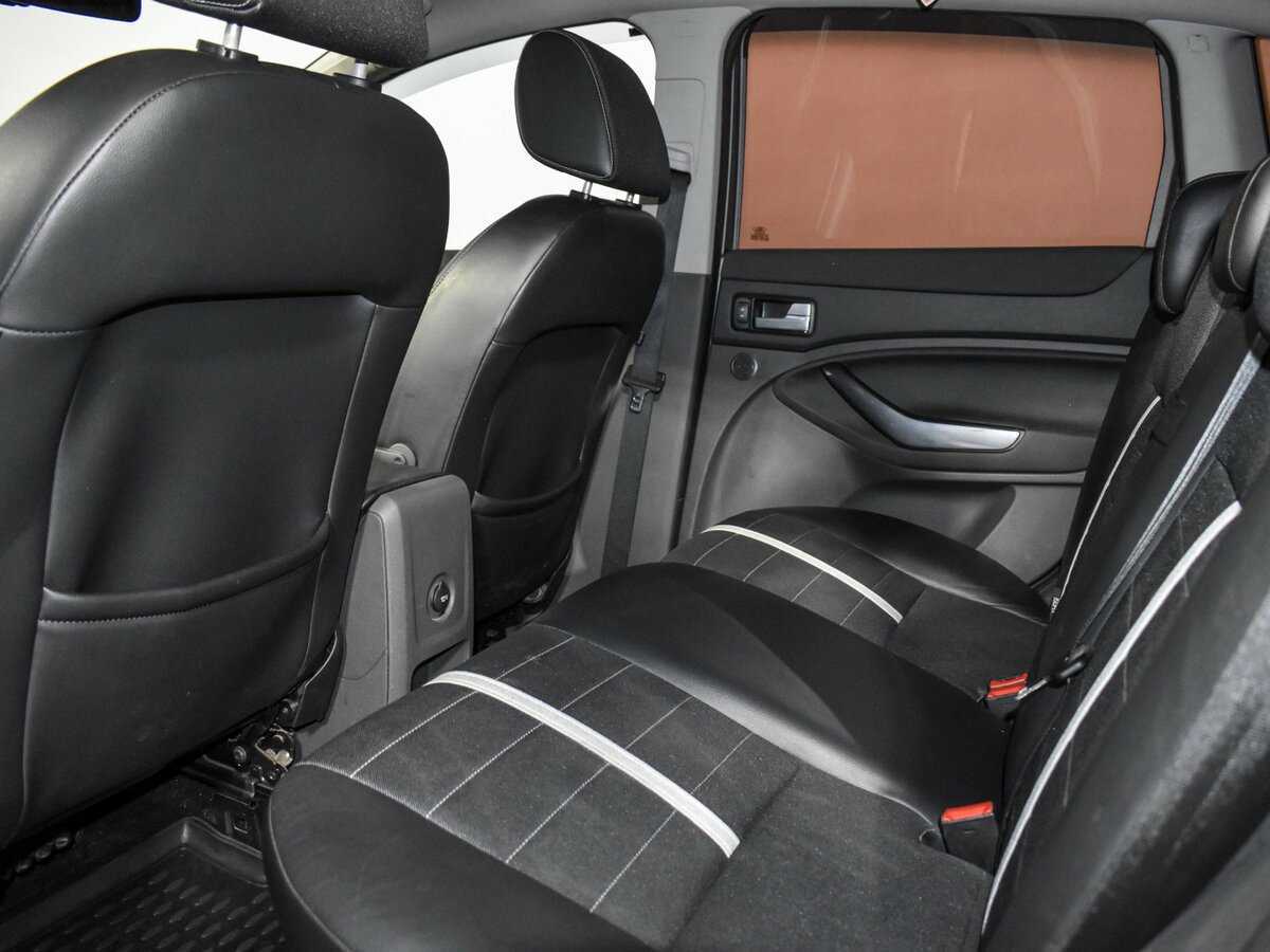 Ford Kuga с пробегом — 2012 год. Фото: #13