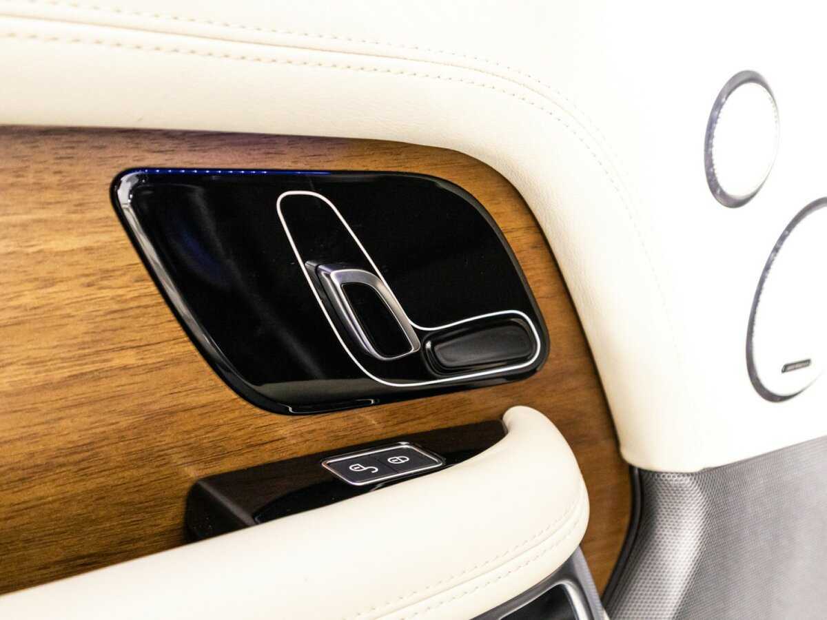 Land Rover Range Rover с пробегом — 2018 год. Фото: #23
