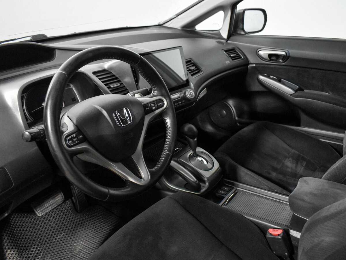 Honda Civic с пробегом — 2008 год. Фото: #7