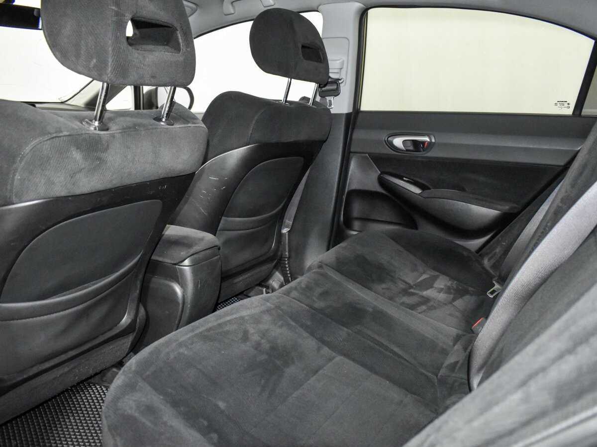 Honda Civic с пробегом — 2008 год. Фото: #9