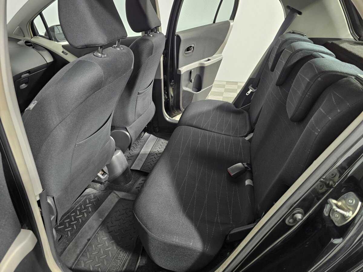 Toyota Yaris с пробегом — 2007 год. Фото: #10
