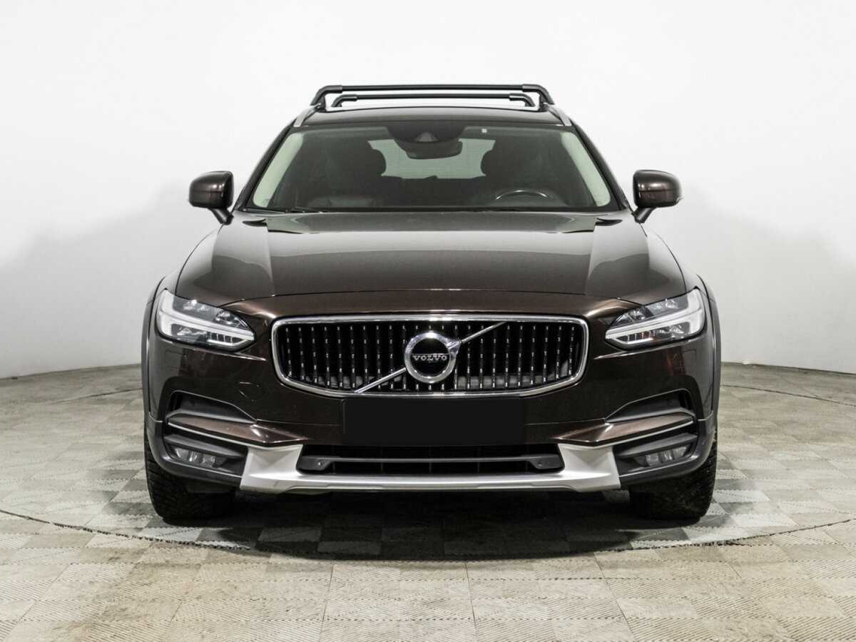 Volvo V90 Cross Country с пробегом — 2019 год. Фото: #1