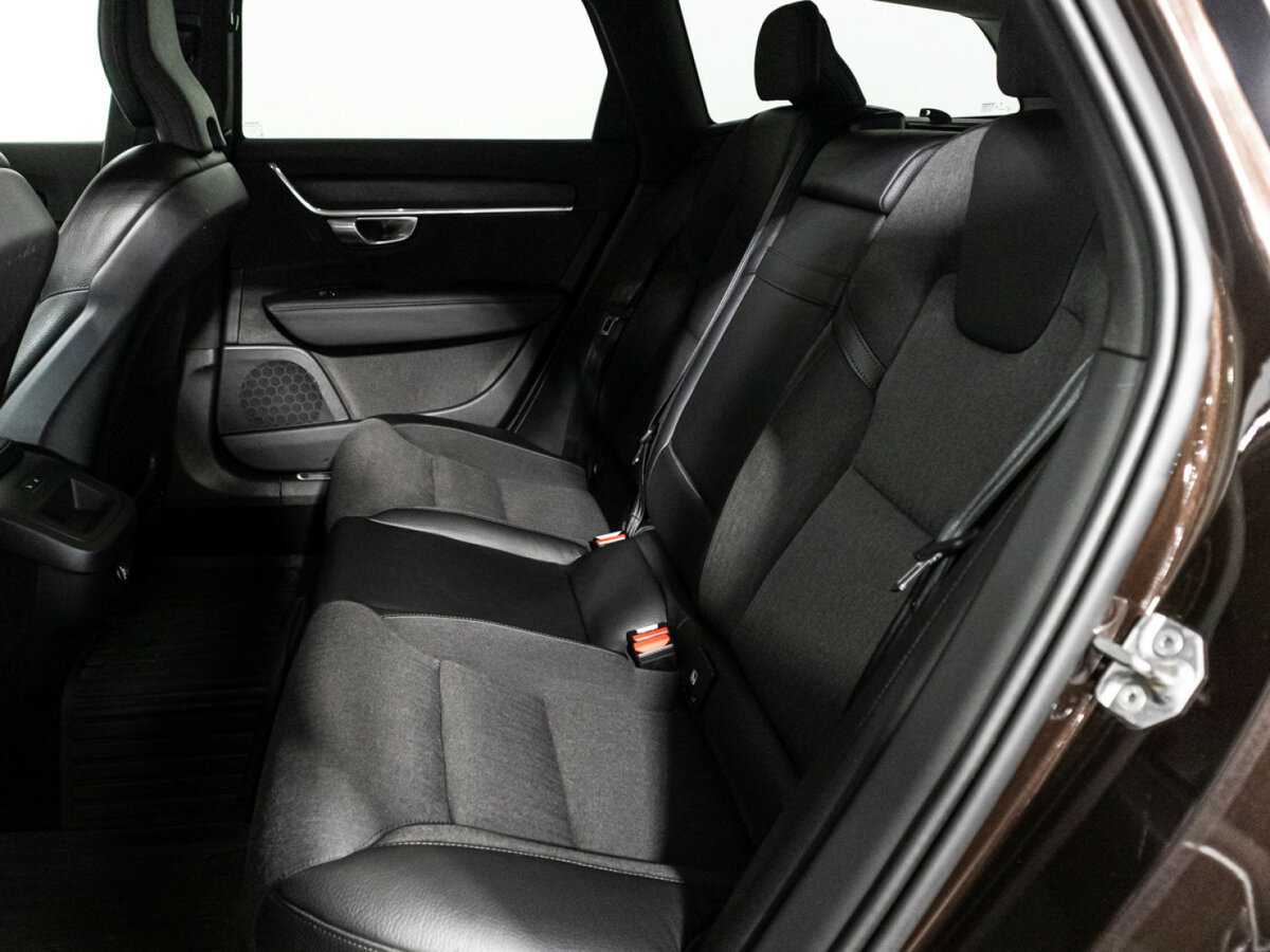 Volvo V90 Cross Country с пробегом — 2019 год. Фото: #9